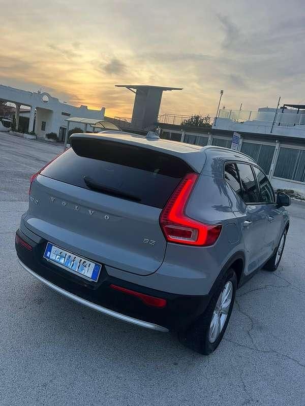 Usata Volvo XC40 Core 163 CV (119 kW) 2024 Grigio SUV