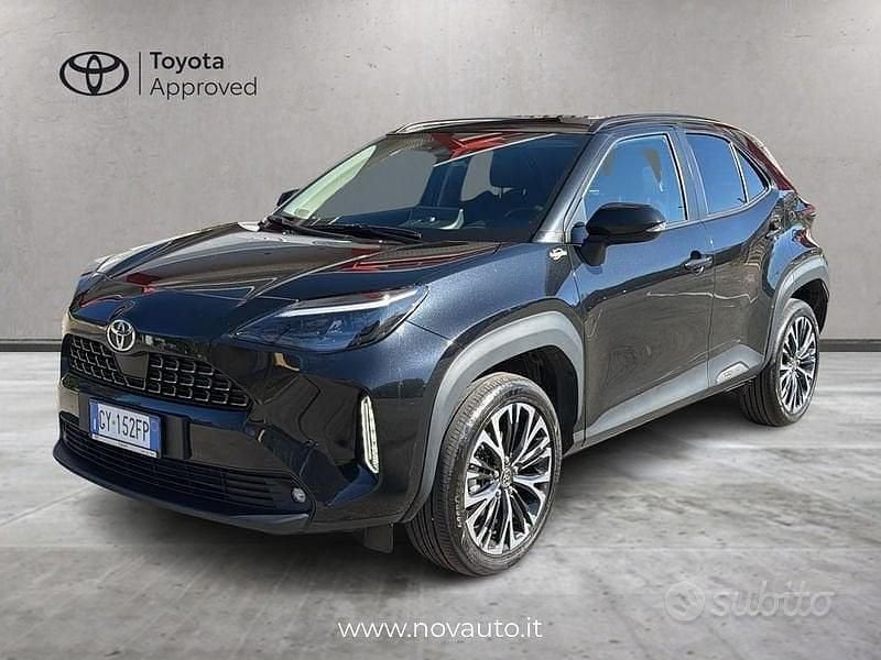 Usata Toyota Yaris Cross Lounge 131 CV (96 kW) 2025 Nero SUV