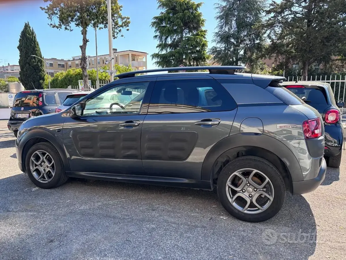 Usata Citroën C4 Cactus Shine 99 CV (72 kW) 2015 Grigio Utilitaria