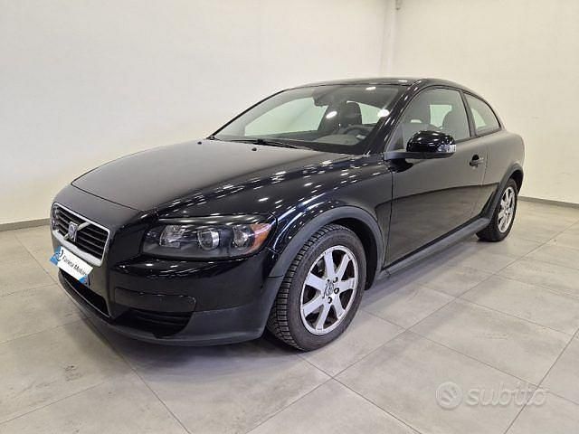 Usata Volvo C30 109 CV (80 kW) 2009 Nero Utilitaria