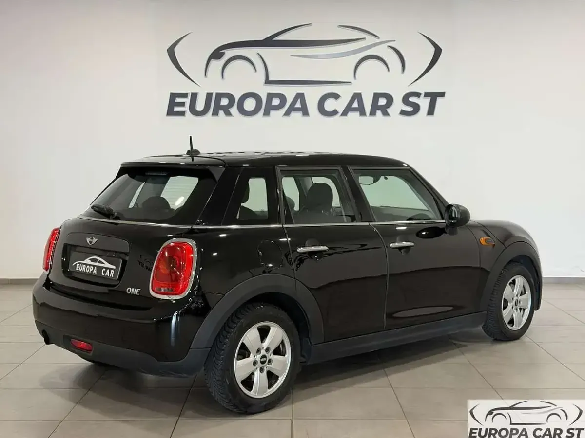 Usata Mini ONE 75 CV (55 kW) 2016 Nero Utilitaria
