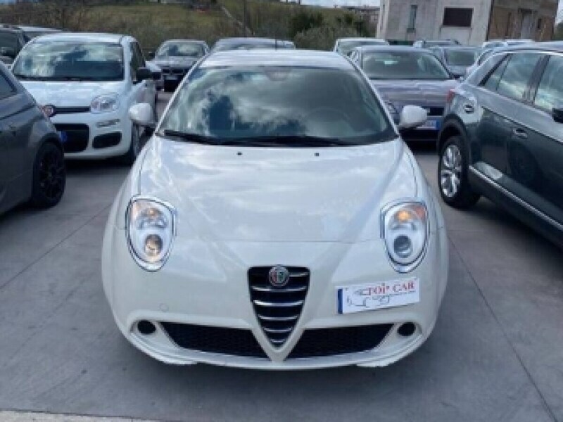 Usato 2008 Alfa Romeo MiTo 1.6 Benzin 155 CV (2.000 €)