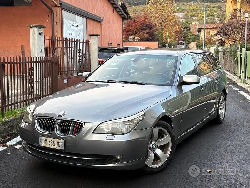 Usata BMW 530 235 CV (172 kW) 2007 Grigio Station wagon