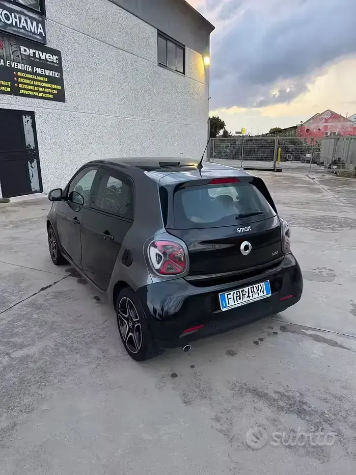 Usata Smart ForFour 2018 Nero Utilitaria
