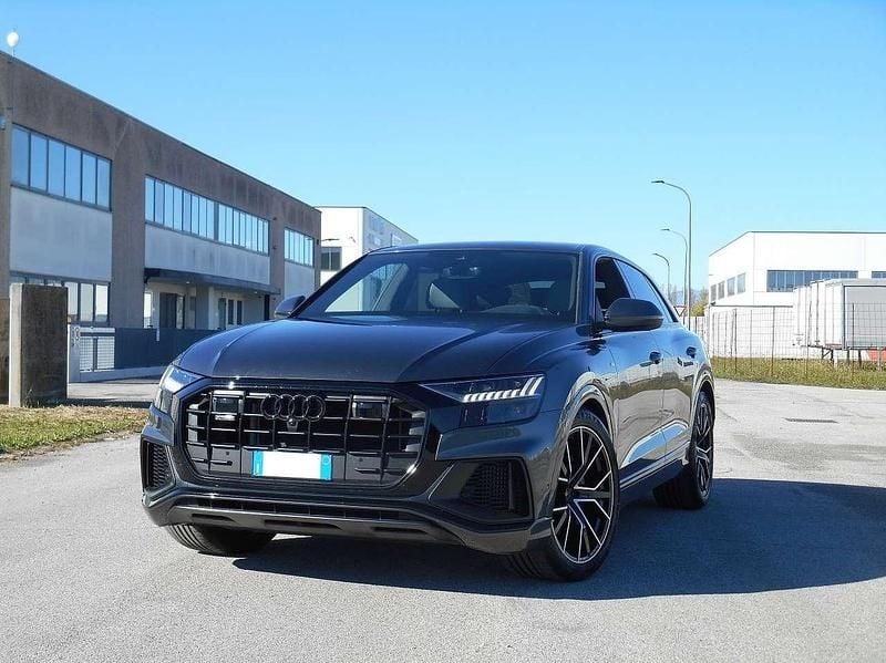 Usata Audi Q8 340 CV (250 kW) 2023 Grigio SUV