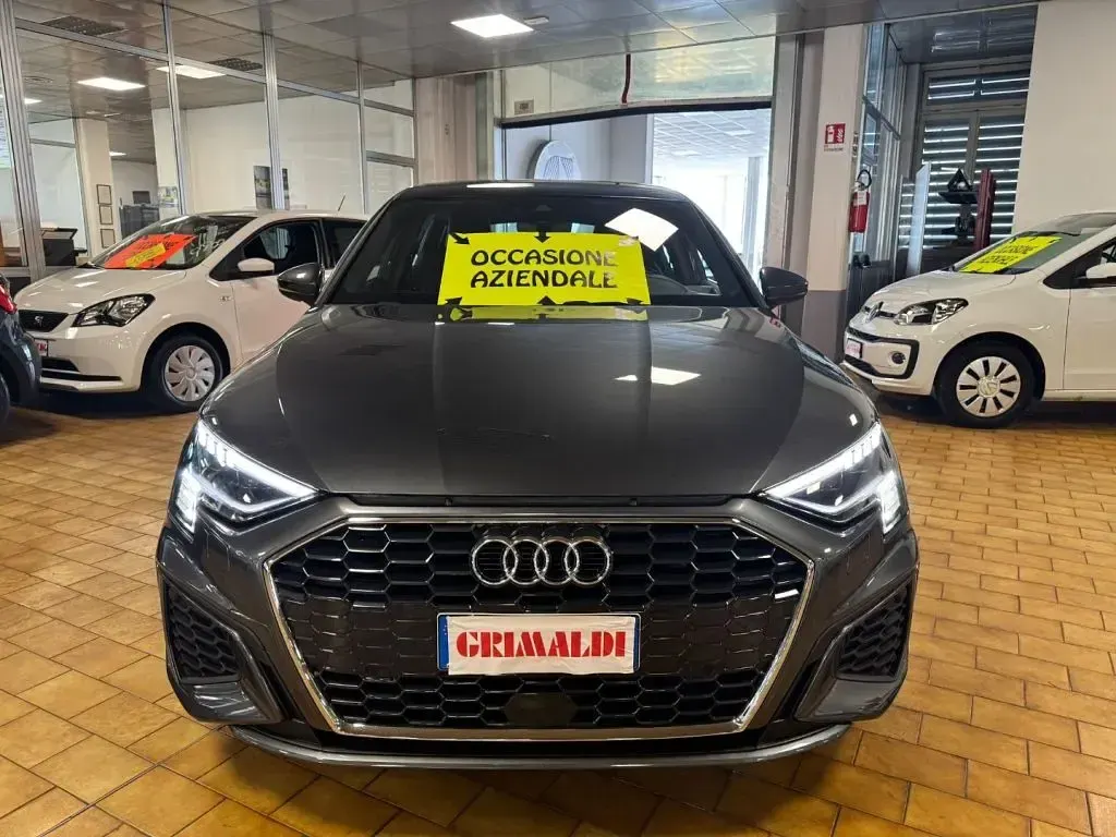 Usata Audi A3 e-tron S-Line 150 CV (110 kW) 2021 Grigio daytona / perlato Utilitaria