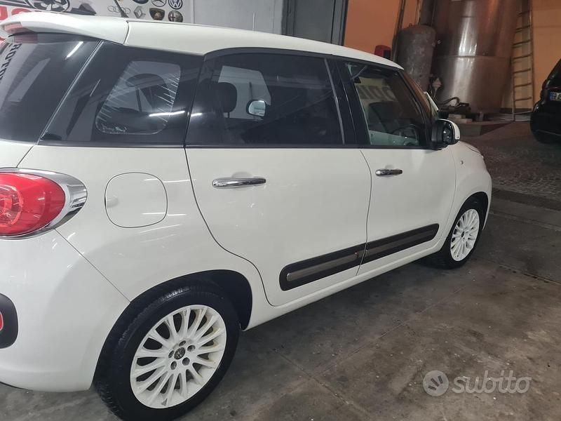 Usata Fiat 500L Lounge 85 CV (62 kW) 2015 Bianco Monovolume