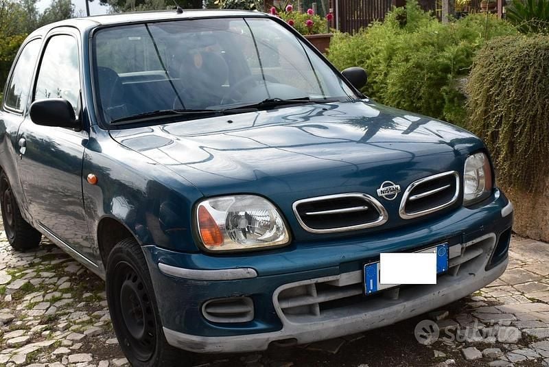 Usata Nissan Micra Comfort 60 CV (44 kW) 2001 Verde Berlina