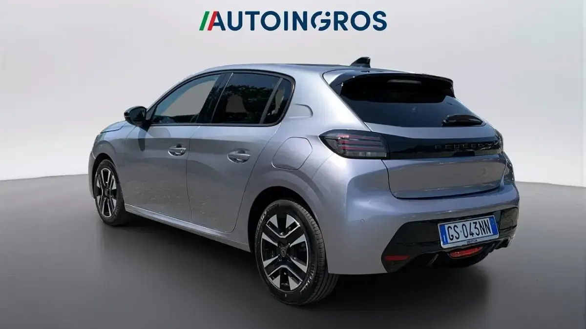 Usata Peugeot 208 Allure 101 CV (74 kW) 2024 Grigio Utilitaria
