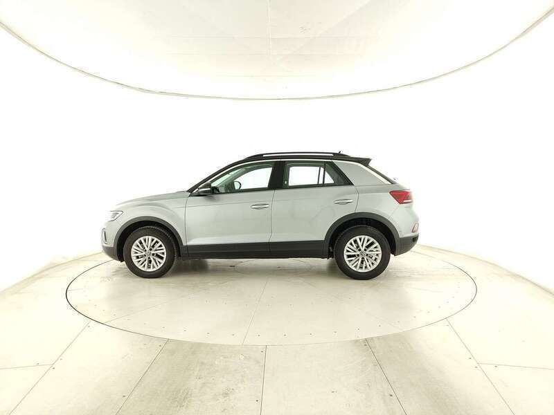 Usata VW T-Roc Life 150 CV (110 kW) 2024 Argento SUV