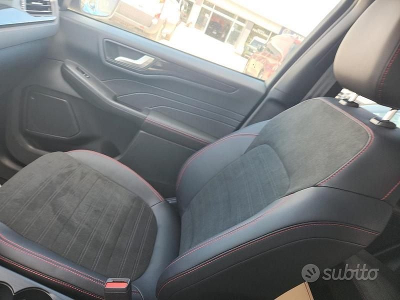 Gebraucht Ford Kuga ST-Line 152 PS (111 kW) 2024 Schwarz SUV