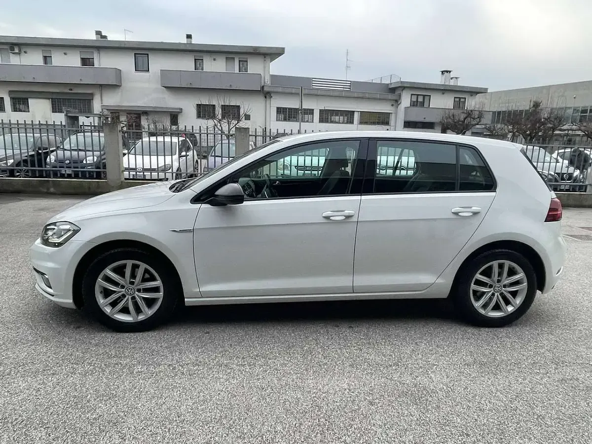 Usata VW Golf VIII Executive 131 CV (96 kW) 2020 Bianco Berlina