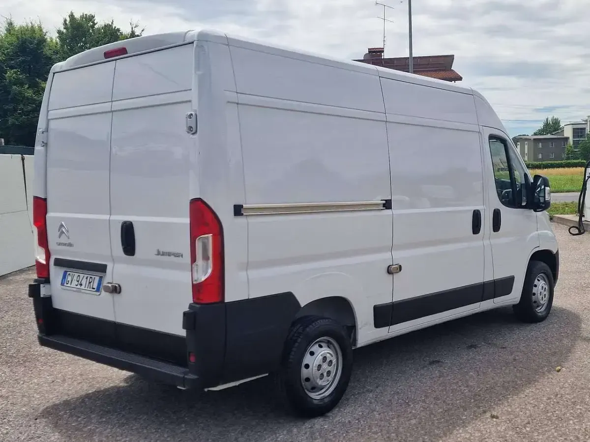 Usata Citroën Jumper 140 CV (102 kW) 2024 Bianco Monovolume