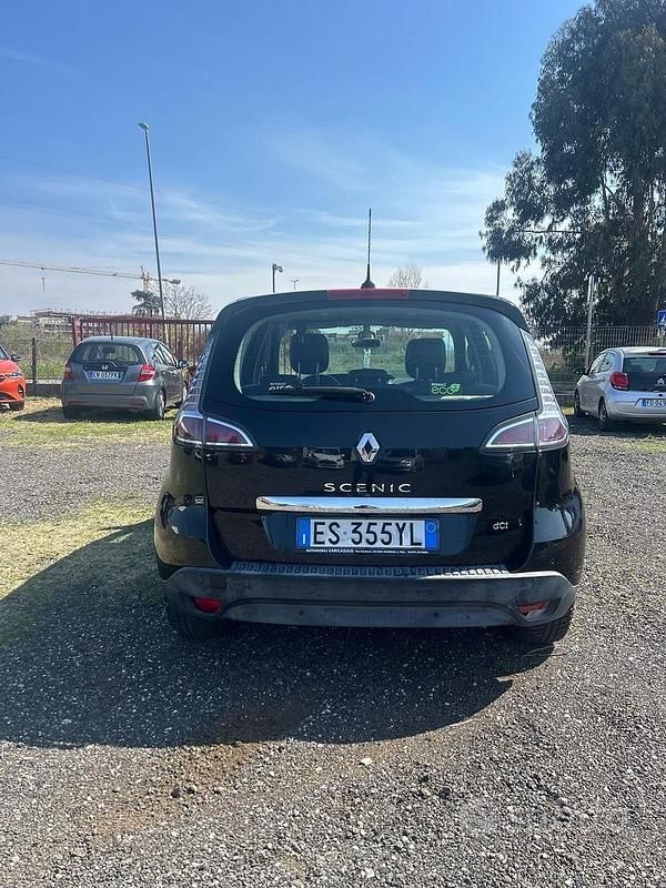 Usata Renault Scénic III 110 CV (80 kW) 2014 Nero Monovolume