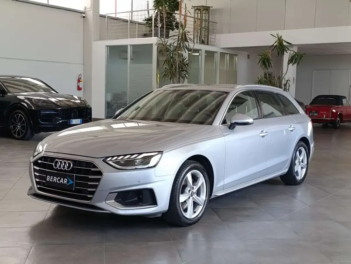 Usata Audi A4 Advanced Plus 163 CV (119 kW) 2024 Argento Station wagon