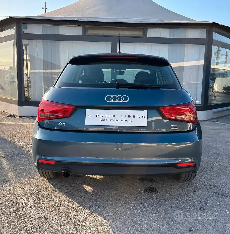 Usata Audi A1 Attraction 90 CV (66 kW) 2015 Blu Utilitaria