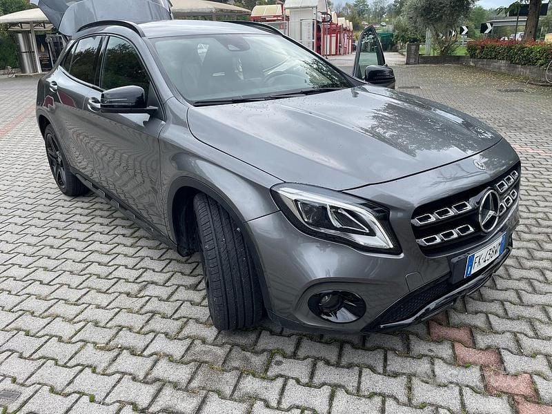 Grigio Usata 2017 Mercedes 200 Station wagon | 18.500 € (Buon prezzo) - Immagine 1/4