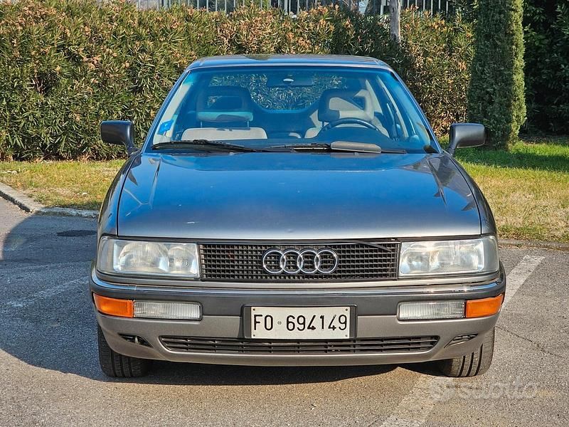 Usata Audi 90 113 CV (83 kW) 1988 Grigio Berlina