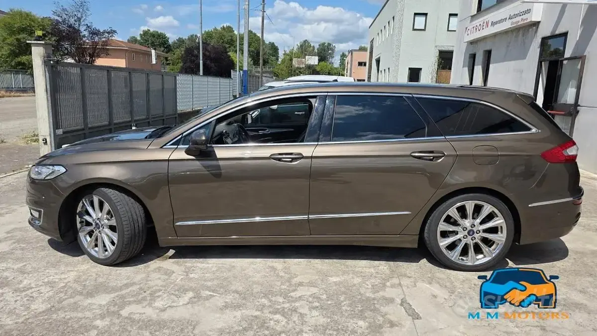 Usata Ford Mondeo Vignale 179 CV (131 kW) 2016 Marrone Station wagon