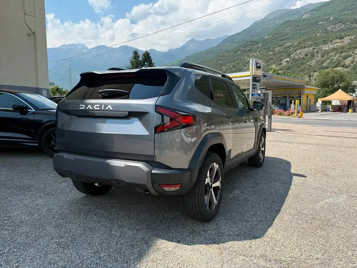 Nuova Dacia Duster Journey 122 CV (89 kW) 2026 Grigio Station wagon