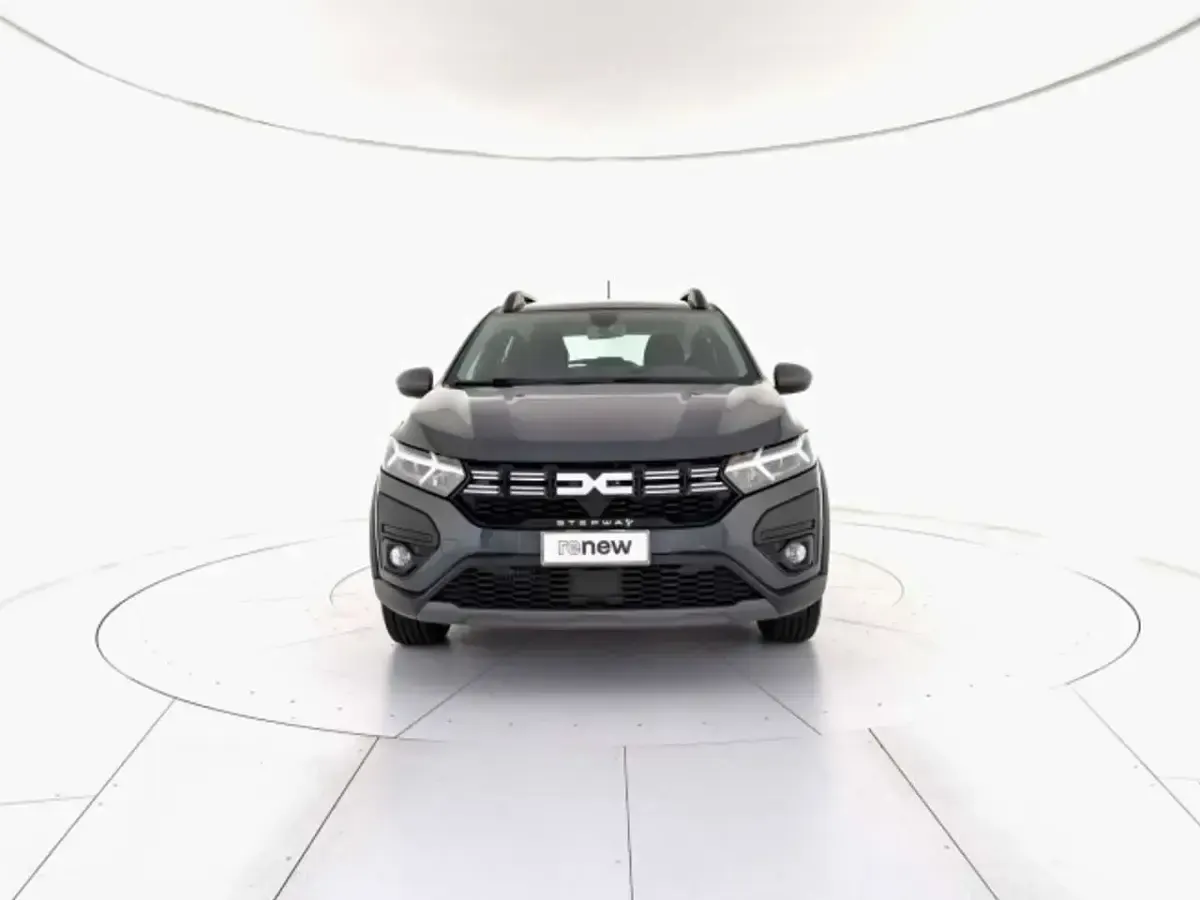 Usata Dacia Sandero Expression 101 CV (74 kW) 2023 Grigio cometa Berlina