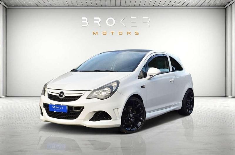 Bianco Usata 2012 Opel Corsa OPC Tre volumi | 7990 € (Buon prezzo) - Immagine 1/4