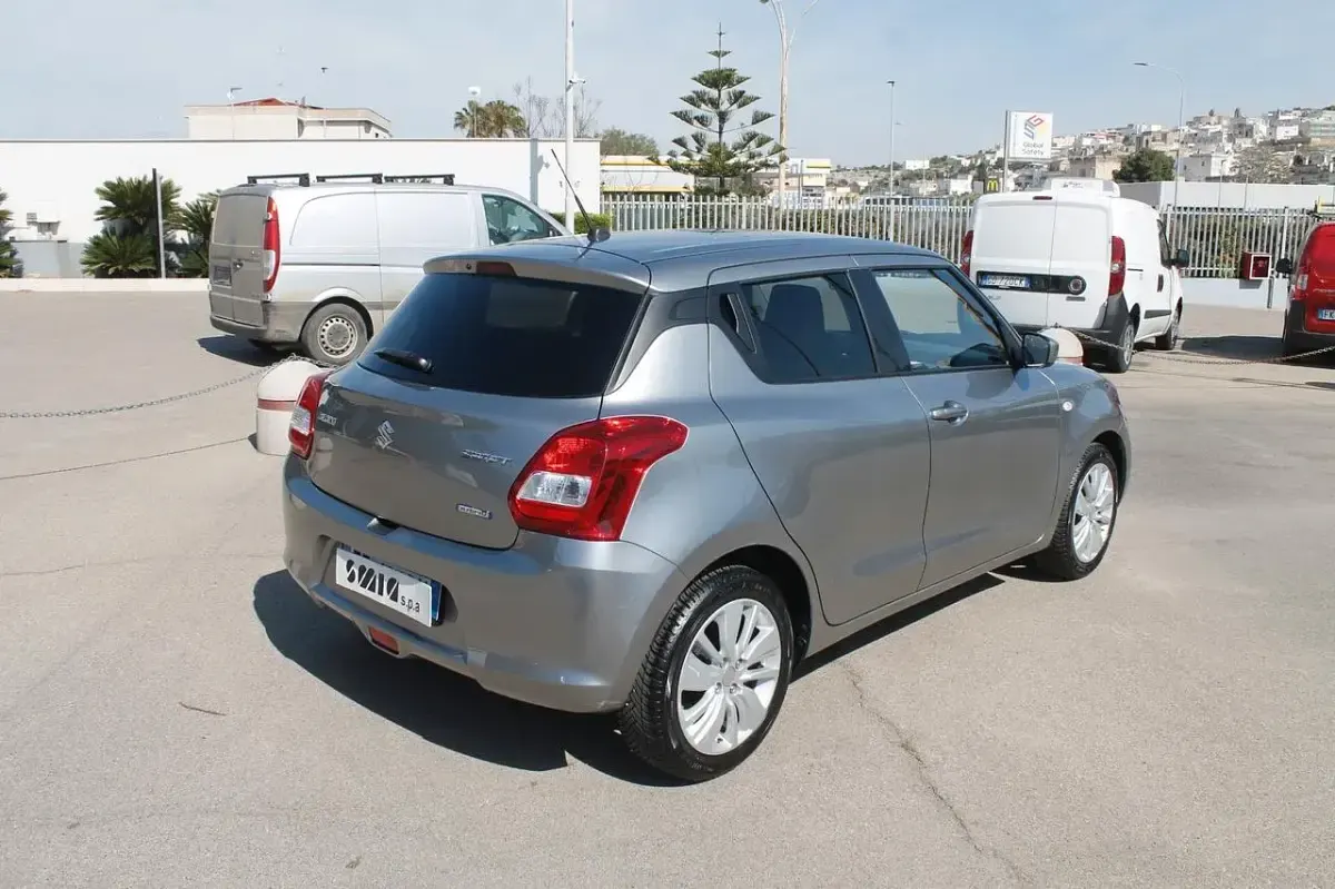 Usata Suzuki Swift Cool 89 CV (65 kW) 2020 Grigio Utilitaria