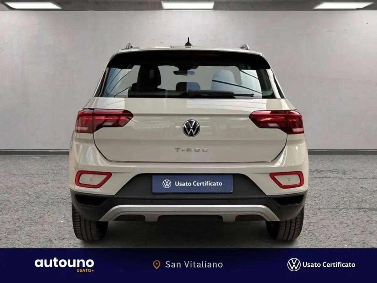 Usata VW T-Roc Life 110 CV (80 kW) 2024 Ascott grey SUV