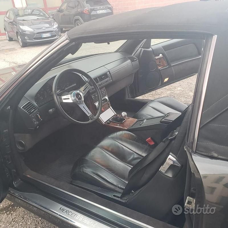 Usado Mercedes SL300 231 CV (169 kW) 1992 Negro Descapotable