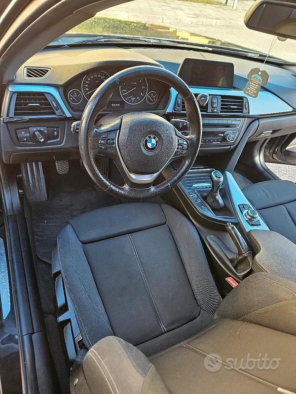 Usata BMW 318 Sport Line 150 CV (110 kW) 2015 Nero Berlina