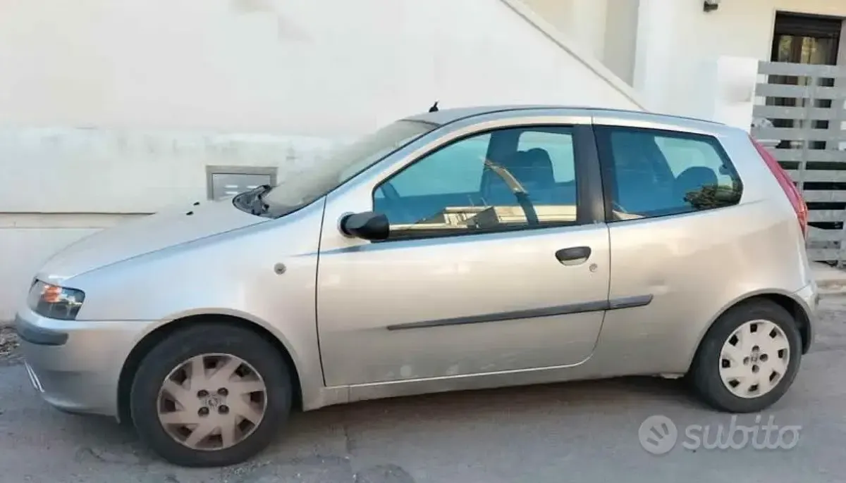 Usata Fiat Punto 80 CV (58 kW) 2001 Grigio Utilitaria
