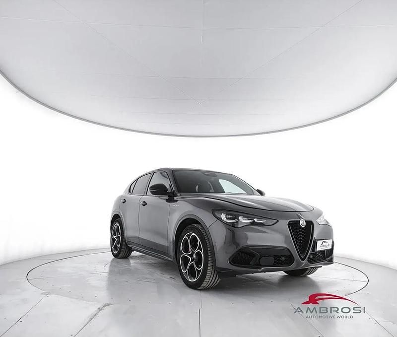 Second-hand Alfa Romeo Stelvio Veloce 210 CP (154 kW) 2025 Gri SUV