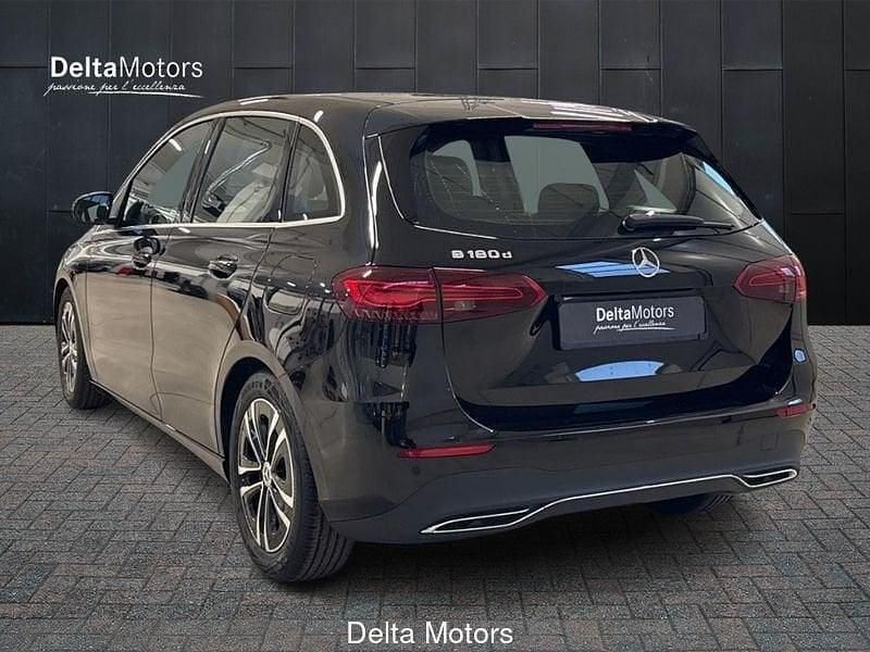 Nuova Mercedes B180 Advanced 116 CV (85 kW) 2026 Nero Monovolume