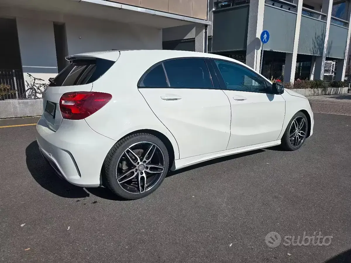 Usata Mercedes A180 109 CV (80 kW) 2016 Bianco Utilitaria