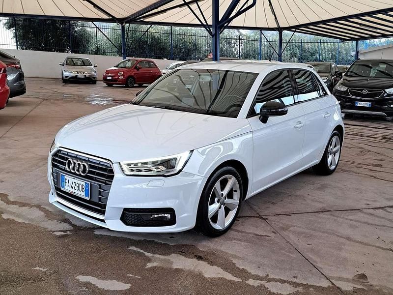 Usata Audi A1 Ambiente 90 CV (66 kW) 2015 Bianco Utilitaria