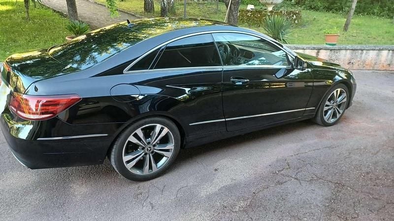 Usata Mercedes E200 Premium 184 CV (135 kW) 2015 Nero Coupé