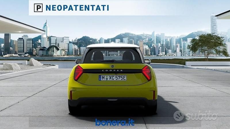 Nuova Mini Cooper Classic 135 kW (184 CV) 2025 Sunny side yellow Utilitaria