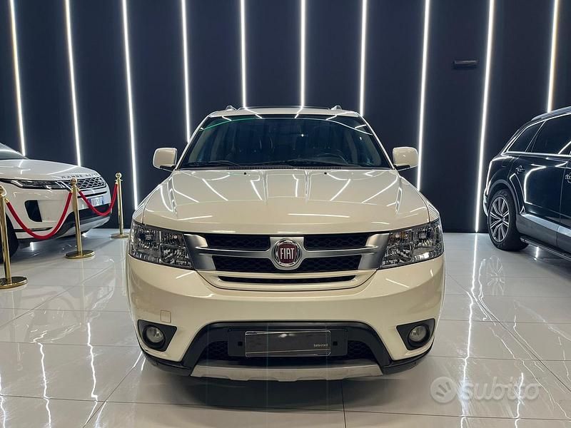 Usata Fiat Freemont Lounge 170 CV (125 kW) 2013 Bianco SUV