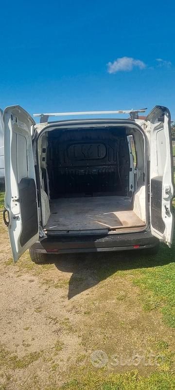 Usata Opel Combo 105 CV (77 kW) 2017 Monovolume