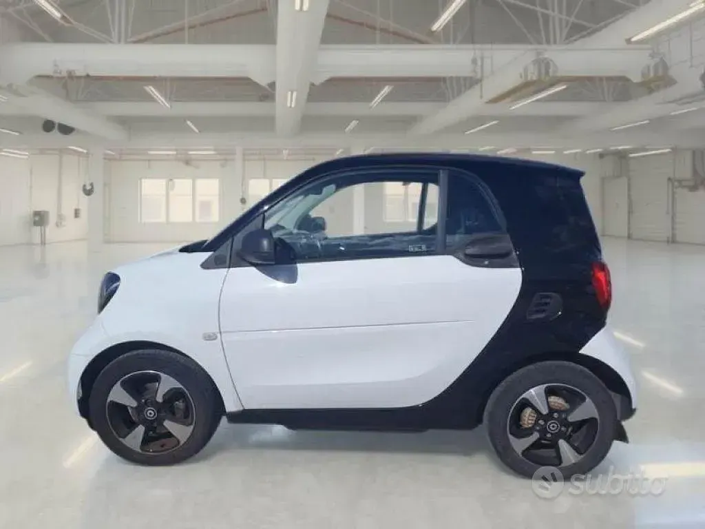 Usata Smart ForTwo Coupé Passion 41 kW (56 CV) 2020 Bianco Utilitaria