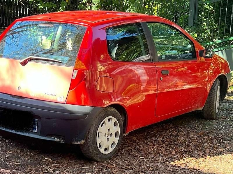 Usata Fiat Punto 80 CV (58 kW) 2002 Rosso Utilitaria