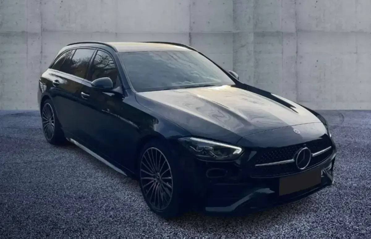Usata Mercedes C220 AMG Line Premium 200 CV (147 kW) 2024 Nero SUV