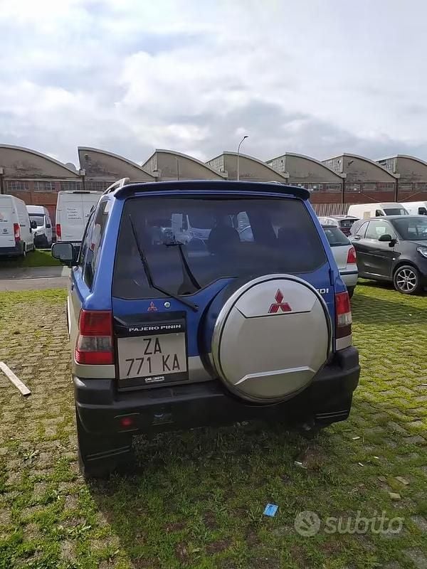 Usata Mitsubishi Pajero 120 CV (88 kW) 2000 Blu SUV