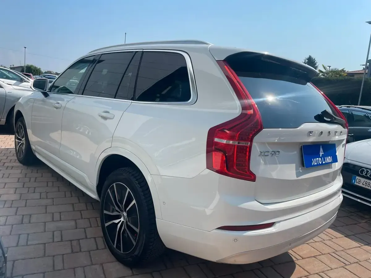 Usata Volvo XC90 Momentum 235 CV (172 kW) 2021 Bianco SUV