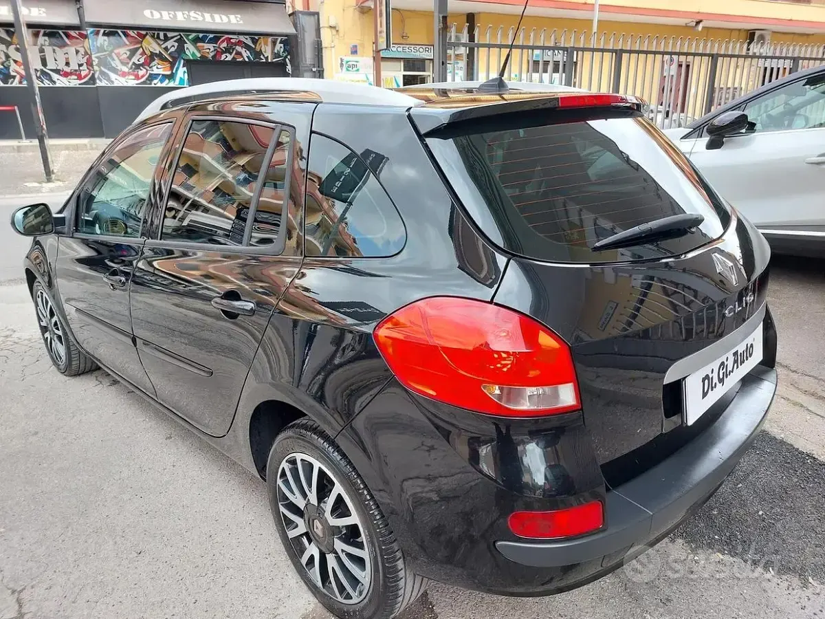 Usata Renault Clio Dynamique 90 CV (66 kW) 2012 Nero Station wagon