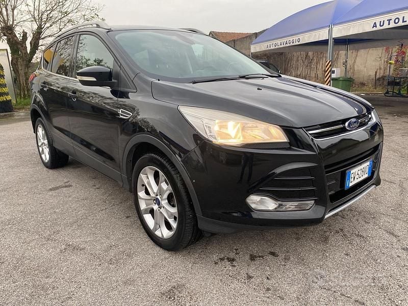 Usata Ford Kuga Titanium 163 CV (119 kW) 2014 Nero SUV