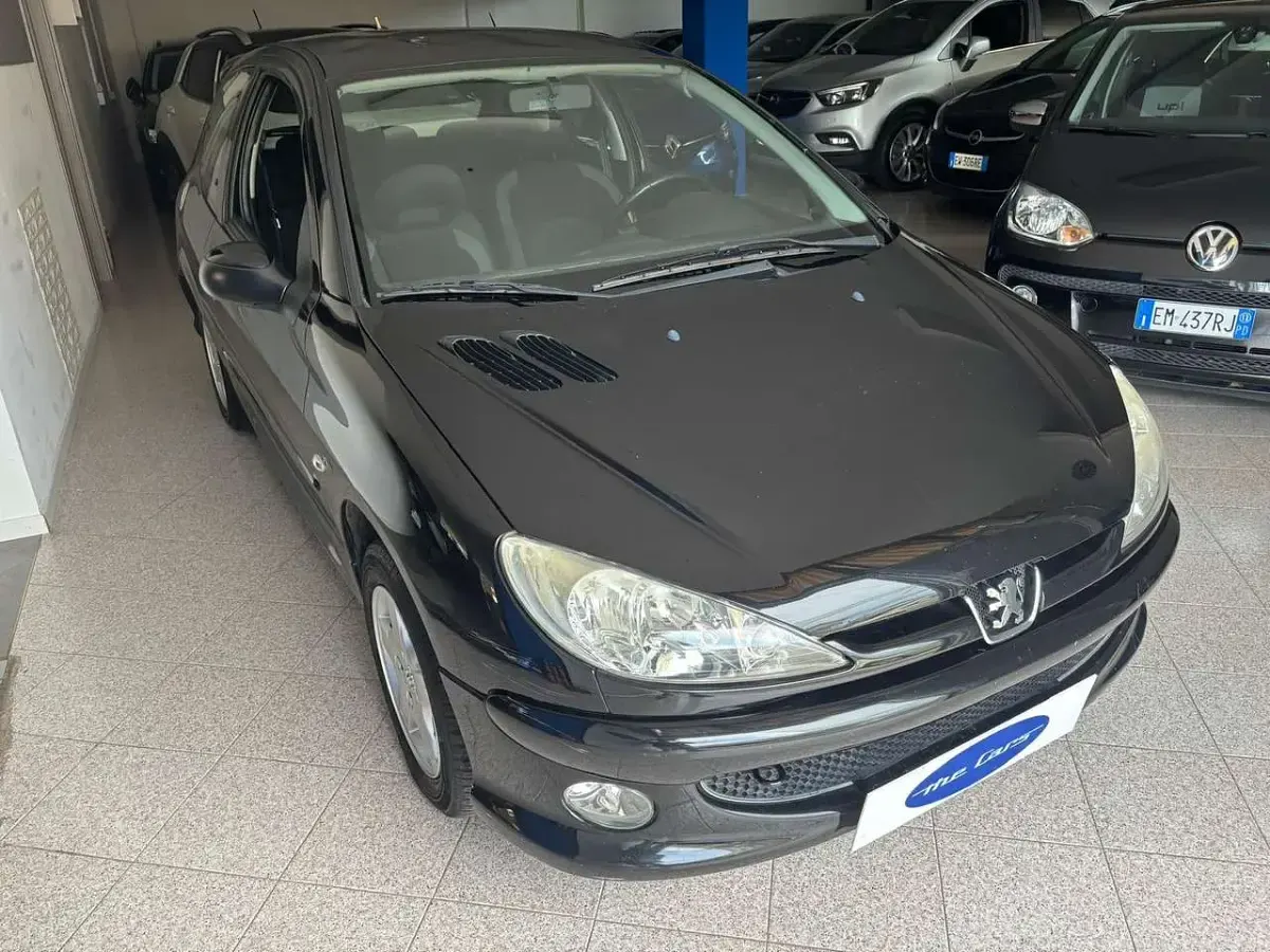 Usata Peugeot 206 68 CV (50 kW) 2008 Nero Berlina