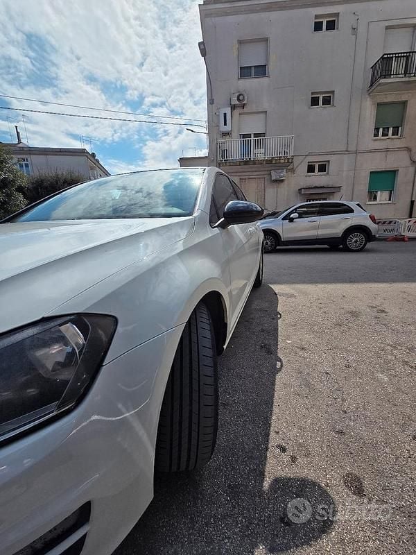 Usata VW Golf VII 110 CV (80 kW) 2015 Berlina