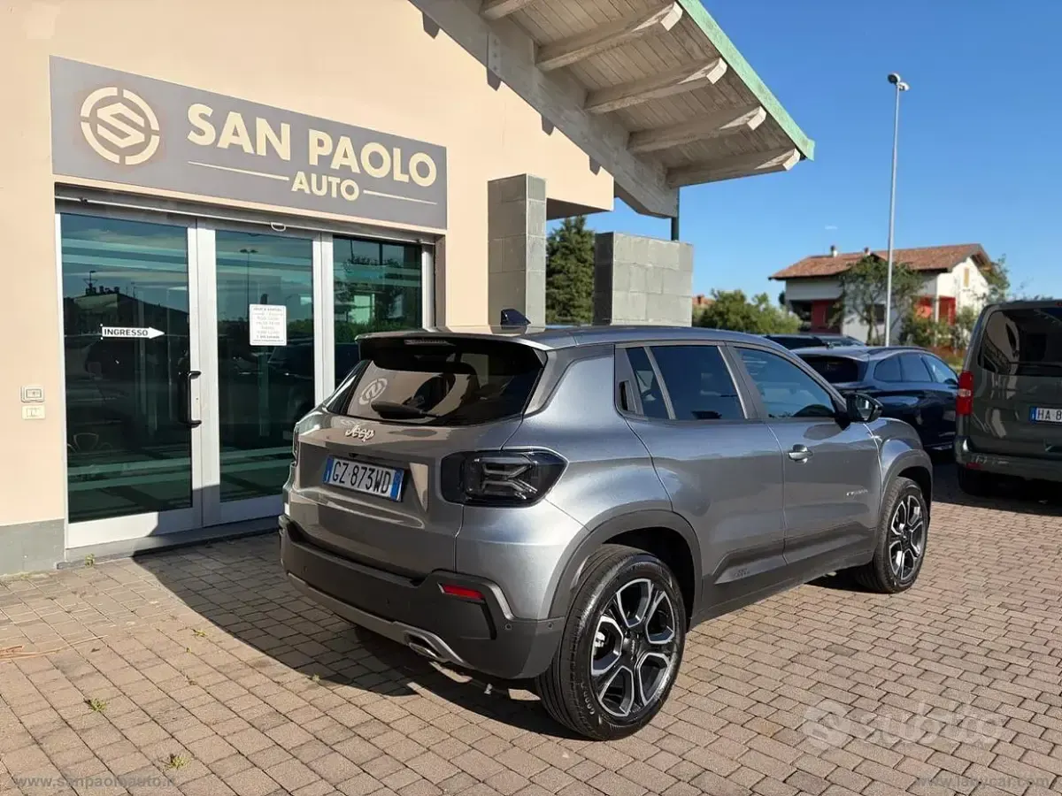 Usata Jeep Avenger Summit 101 CV (74 kW) 2025 Grigio SUV