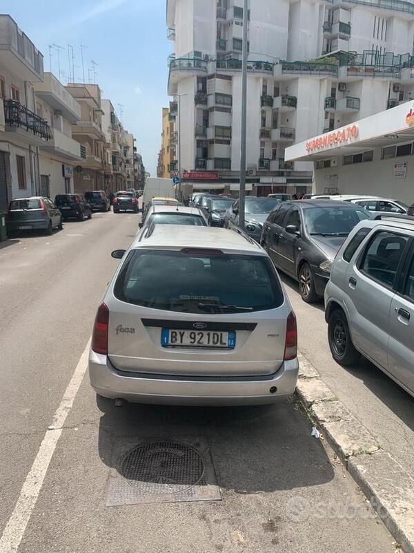 Usata 2000 Ford Focus Station wagon | 500 € (Buon prezzo) - Immagine 1/2